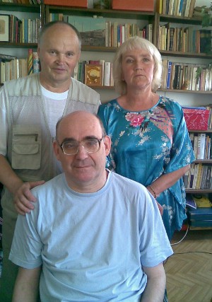 Jurek Madej (sitting) with Larisa and Victor Bychkov
